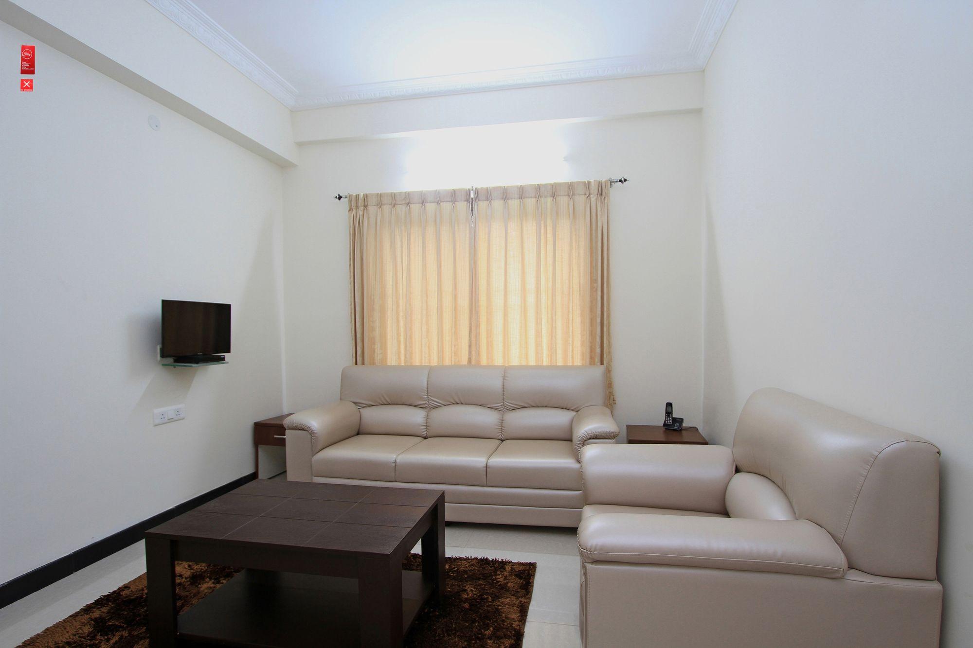 Oyo 4797 Lulu Hospitality Hotel Yelahanka Екстериор снимка