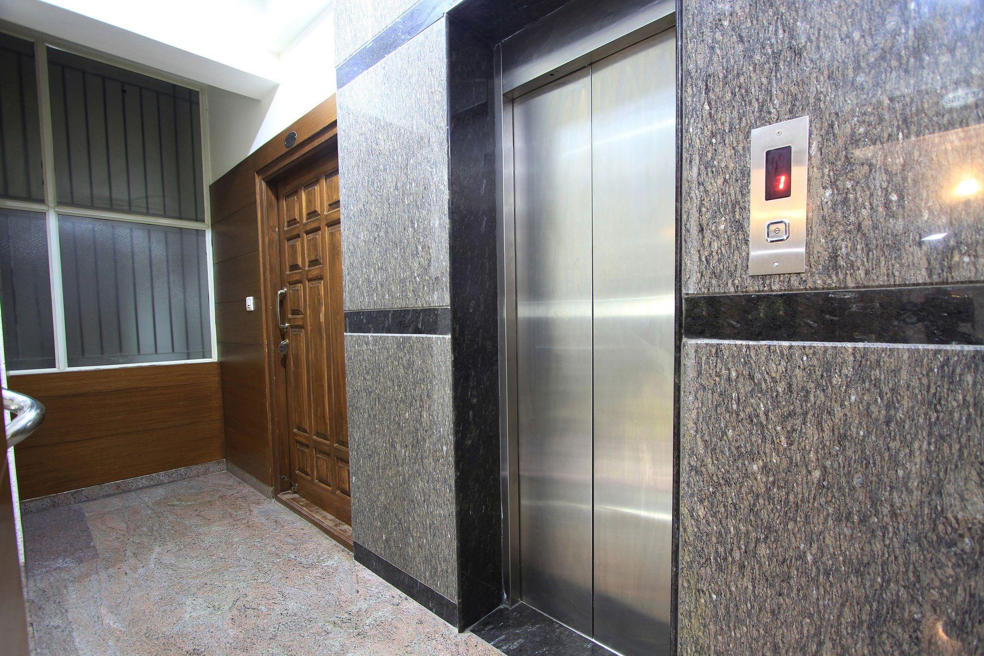 Oyo 4797 Lulu Hospitality Hotel Yelahanka Екстериор снимка