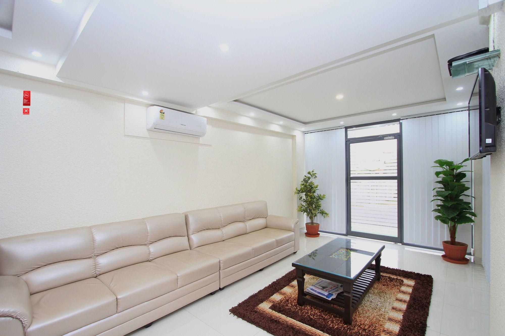 Oyo 4797 Lulu Hospitality Hotel Yelahanka Екстериор снимка