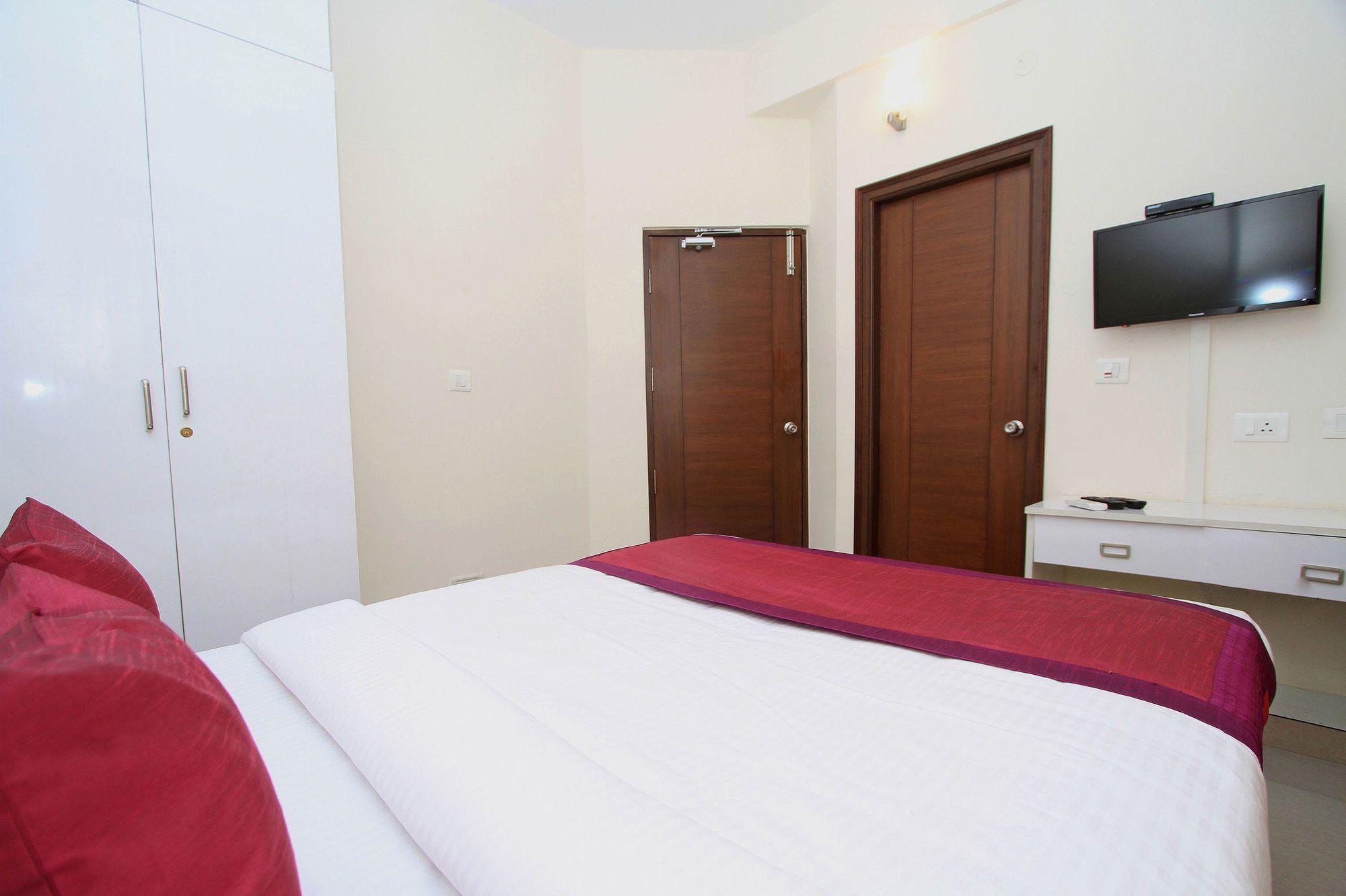Oyo 4797 Lulu Hospitality Hotel Yelahanka Екстериор снимка
